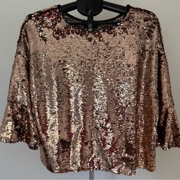 Bold Elements | Gold Sequin 3/4 Bell Sleeve Top | Size M - Picture 2 of 4